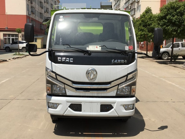 國六東風(fēng)D6掃路車（5.5立方）