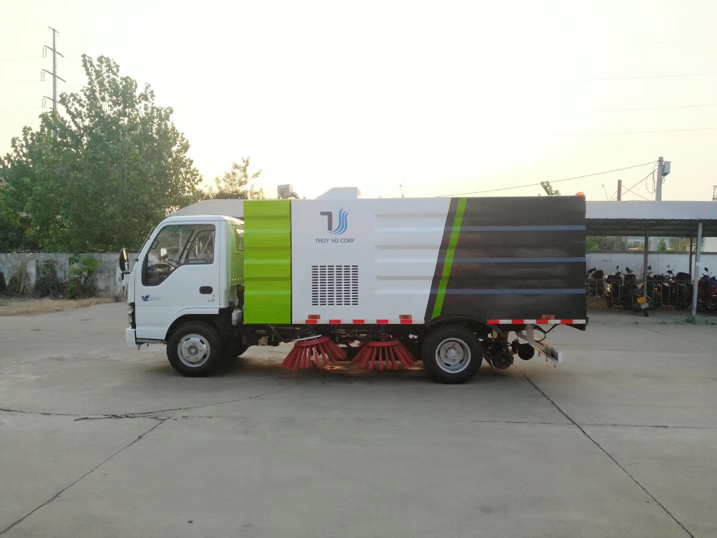 國(guó)六五十鈴掃路車（5.5立方）